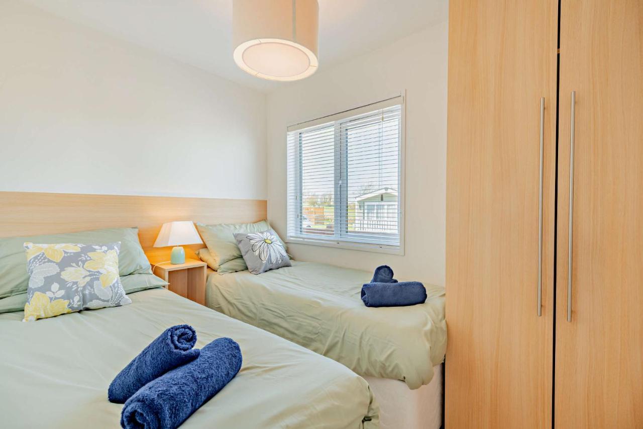 Butterfly Lodge Суонидж Екстериор снимка