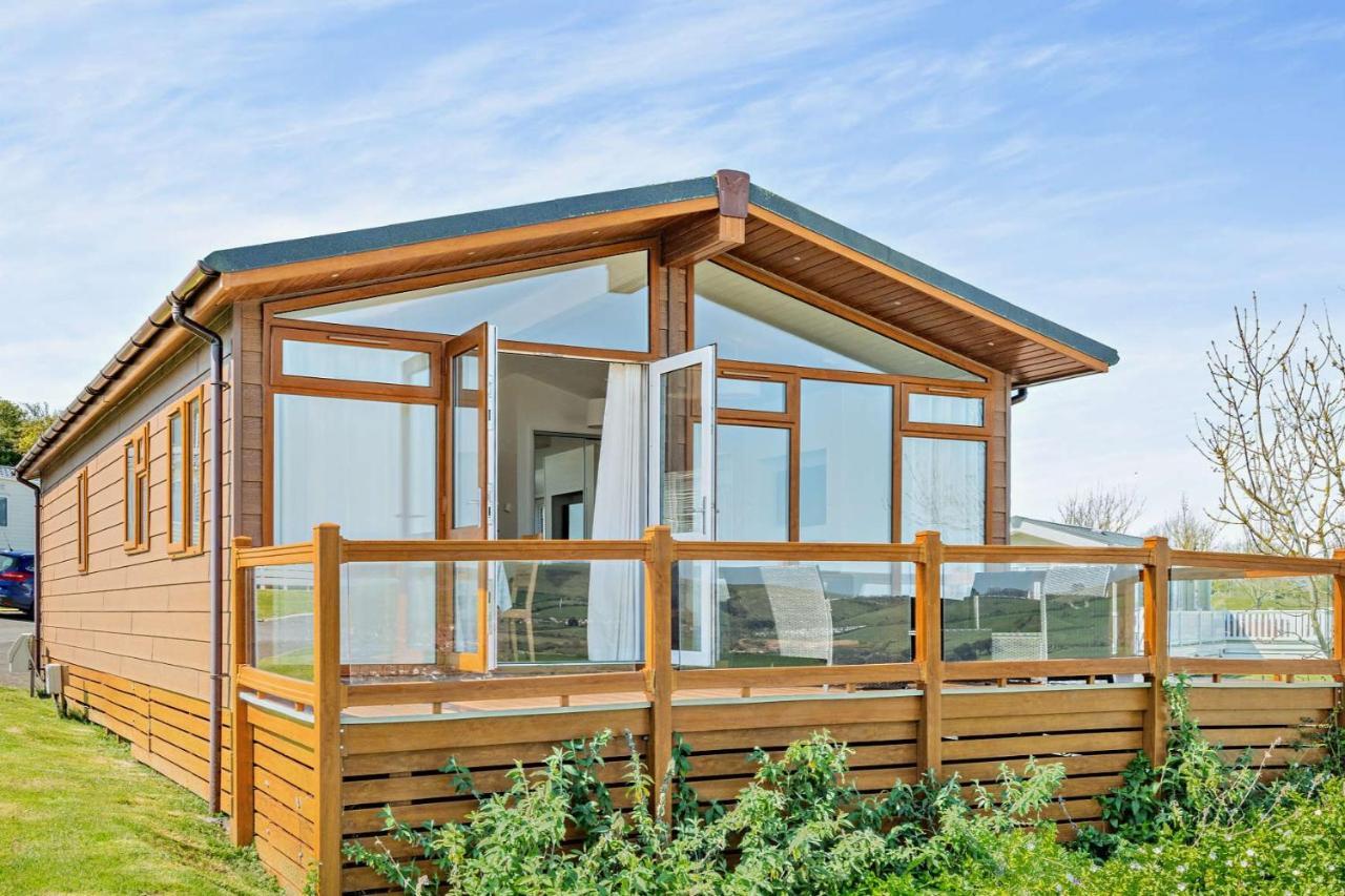 Butterfly Lodge Суонидж Екстериор снимка